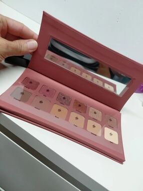 Illamasqua Pink Rose & Neutral Eyeshadow Palette